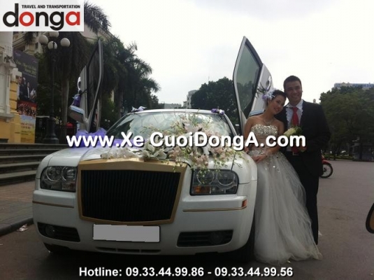 dam-cuoi-xe-coi-chrysler limousine-3-khoang-tai-hai-boi-dong-anh