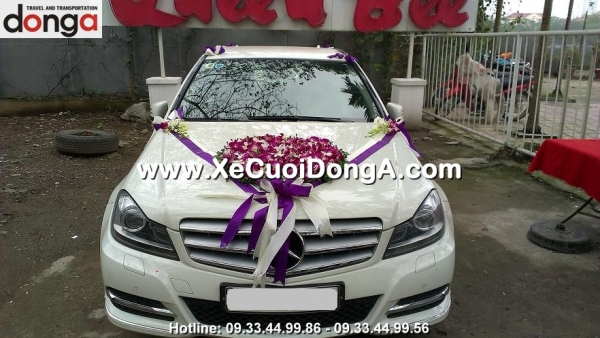 xe-cuoi-mercedes-c200-trang-gioi-thieu-hinh-anh (1)