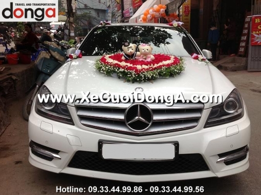 dong-a-tu-van-nen-hay-khong-nen-thue-xe-cuoi-mercedesc300-di-don-dau