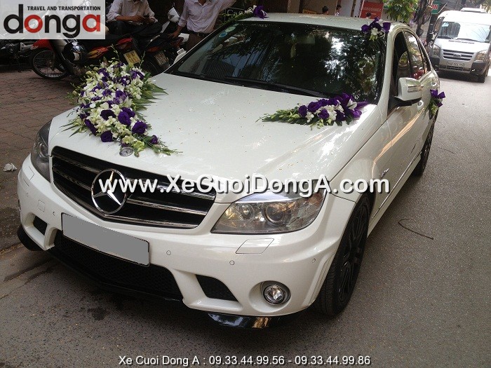 tu-van-thue-xe-cuoi-mercedes-c63amg-mau-trang (3)