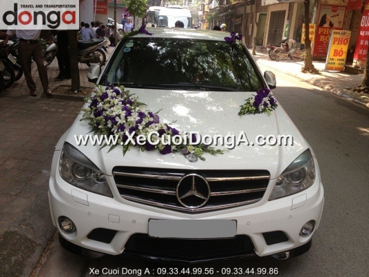 tu-van-thue-xe-cuoi-mercedes-c63amg-mau-trang
