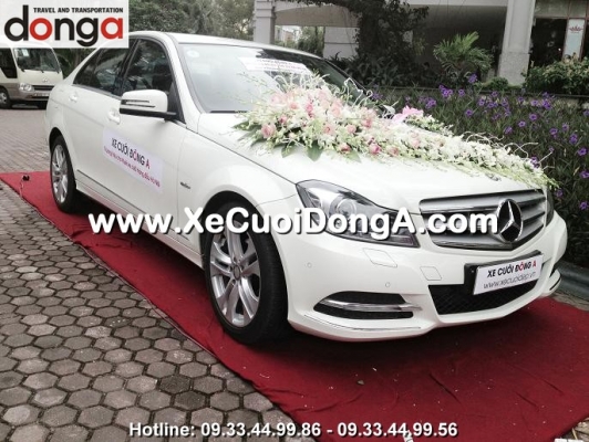 van-phong-cho-thue-xe-cuoi-mercedes-c250-mau-trang-dep-re-sang-duy-nhat-tai-ha-noi