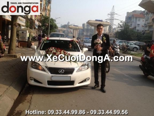 hinh-anh-khach-hang-thue-xe-cuoi-lexus-is250c-mui-tran-tai-hao-nam