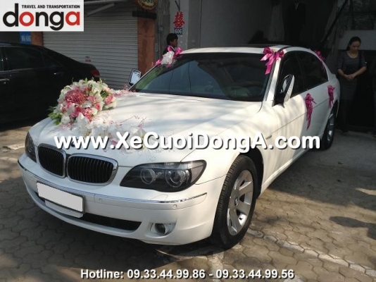 tu-van-don-dau-noi-thanh-voi-xe-cuoi-bmw-750li-mau-trang-tai-dong-a