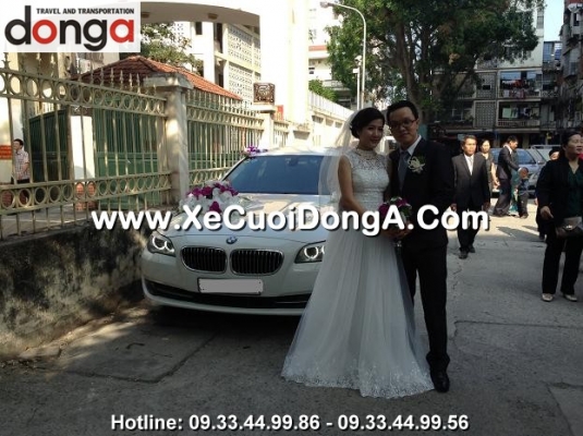 hinh-anh-chu-re-trung-tai-lang-ha-xe-cuoi-bmw-523i-mau-trang