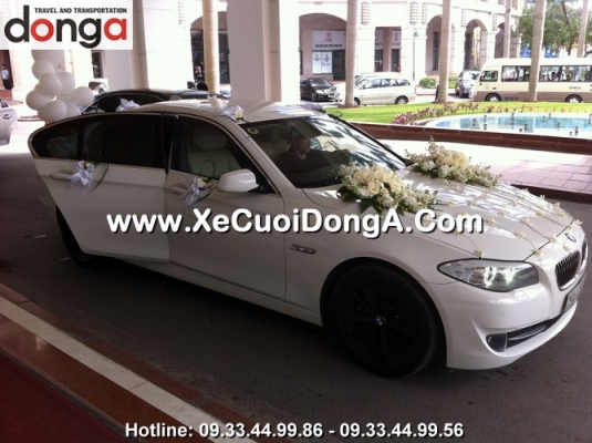 nhung-loi-nhan-xet-cua-co-dau-mai-khi-thue-xe-cuoi-bmw-523i-mau-trang-tai-dong-a
