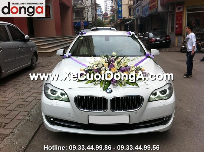 kinh-nghiem-trang-tri-hoa-xe-cuoi-tren-xe-bmw-523i-mau-trang (4)