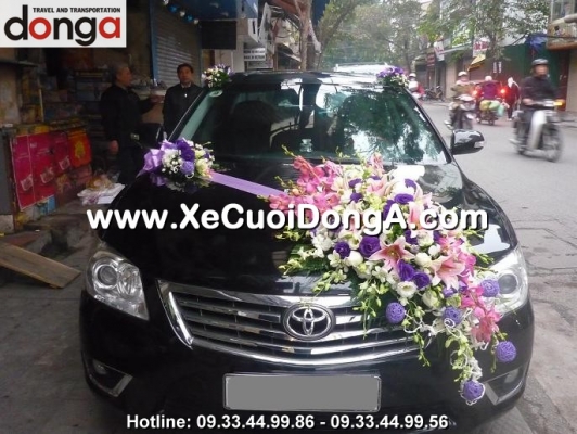 tu-van-chon-hoa-cuoi-phu-hop-tren-xe-camry (5)