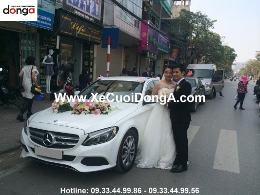 khach-hang-thue-xe-mercedes-c200-ngay-10-3-2016 (1)