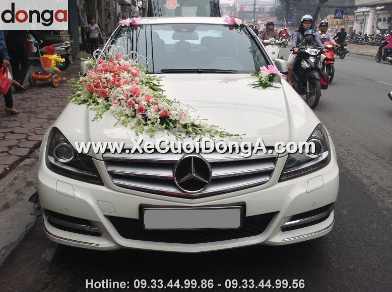 dia-chi-cho-thue-xe-cuoi-mercedes-c200-gia-re-uy-tin-tai-quan-thanh-xuan (2)