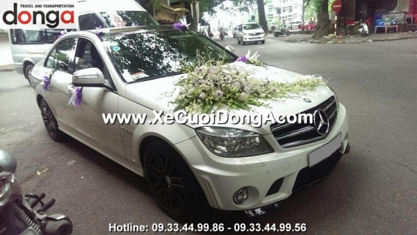 dia-chi-uy-tin-chuyen-cho-thue-xe-cuoi-mercedes-c200-trang-huyen-tu-liem (1)