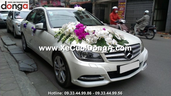 dich-vu-cho-thue-xe-cuoi-mercedes-c200-trang-chuyen-nghiep-nhat-quan-dong-da