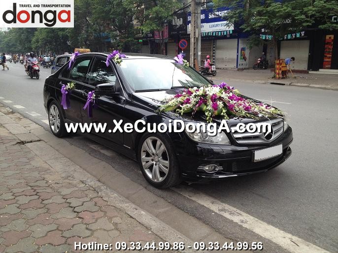 cho-thue-xe-cuoi-mercedes-c200-den-gia-re-nhat-tai-quan-thanh-xuan