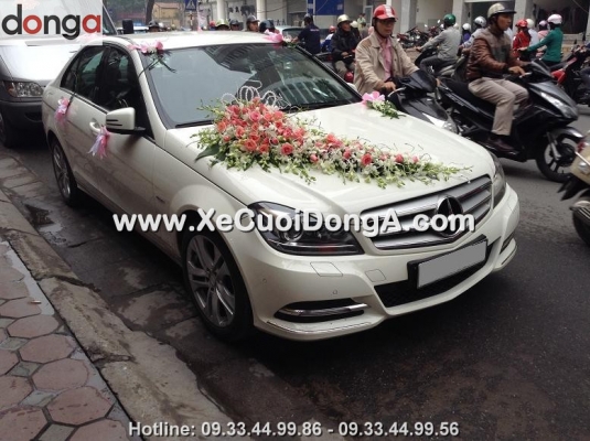 cho-thue-xe-cuoi-mercedes-c250-gia-tot-nhat-quan-dong-da
