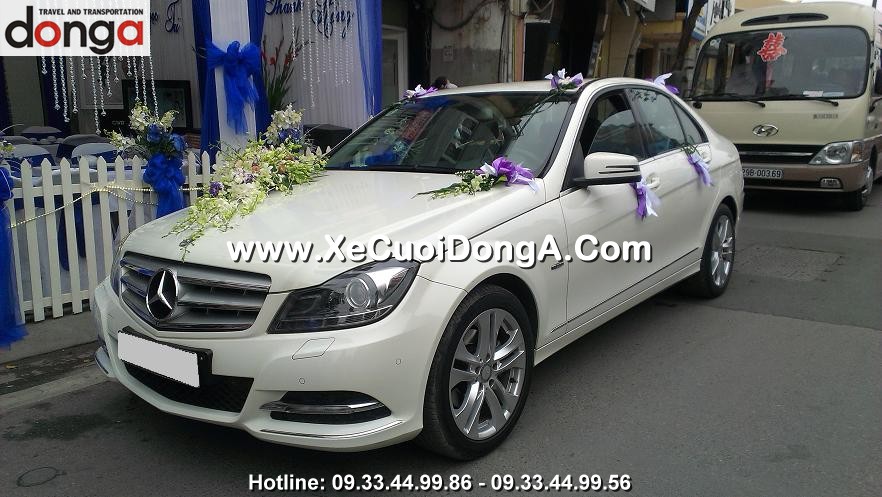cho-thue-xe-cuoi-mercedes-c250-trang-uy-tin-di-don-dau-o-hai-phong (1)