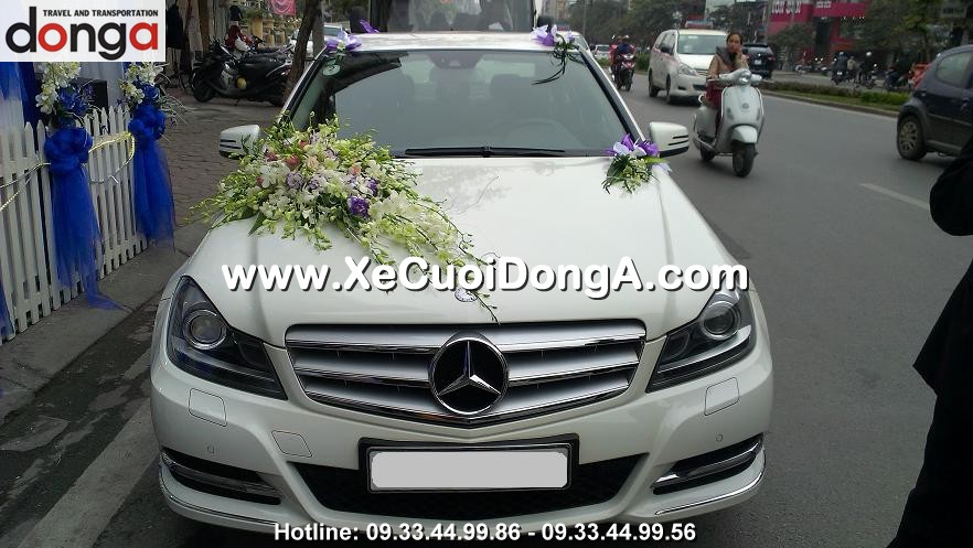 cho-thue-xe-cuoi-mercedes-c250-trang-uy-tin-di-don-dau-o-hai-phong (2)