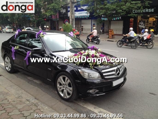 dia-chi-uy-tin-tai-hai-ba-trung-cho-thue-xe-cuoi-mercedes-c230