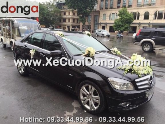 dich-vu-chuyen-nghiep-chuyen-cho-thue-xe-cuoi-mercedes-c200-den-khu-vuc-quan-ha-dong