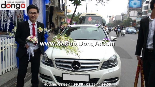 cho-thue-xe-cuoi-mercedes-c300-gia-tot-nhat-quan-hoan-kiem