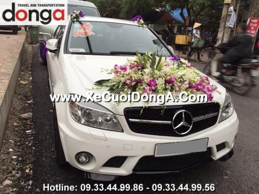 cho-thue-xe-cuoi-mercedes-c300-tu-ha-noi-di-vinh-phuc-don-dau