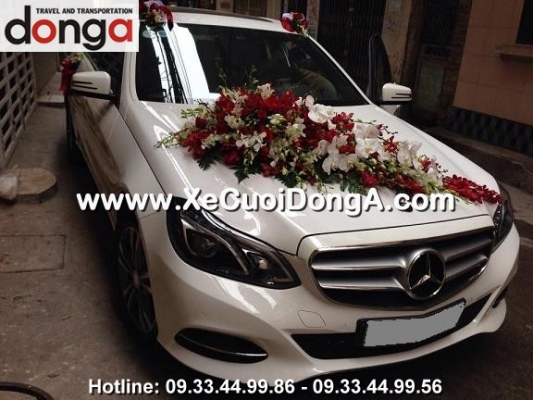 dich-vu-gia-re-cho-thue-xe-cuoi-mercedes-e250-trang-di-vinh-phuc