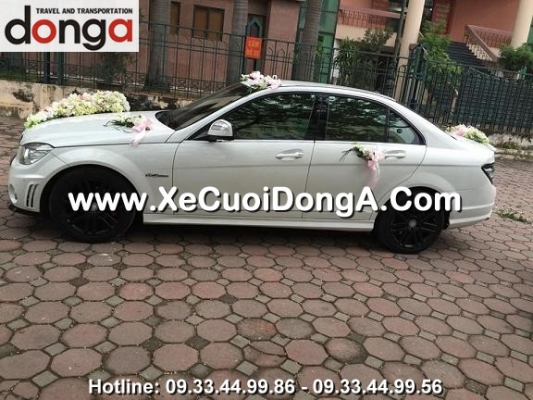 dich-vu-uy-tin-cho-thue-xe-cuoi-mercedes-c300-tai-dong-da (1)