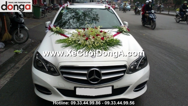 ha-noi-cho-thue-xe-cuoi-mercedes-e250-trang-di-hai-duong