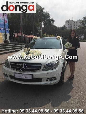 khach-hang-thue-xe-cuoi-mercedes-c300-rat-hai-long-ve-dich-vu-cua-xe-cuoi-dong-a (1)