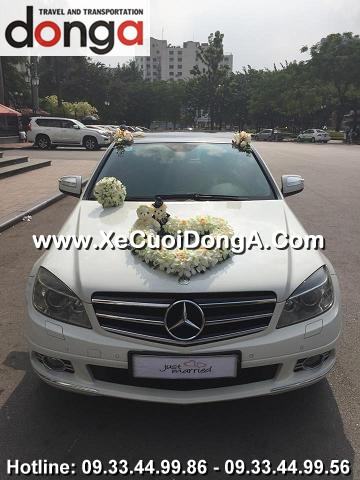 khach-hang-thue-xe-cuoi-mercedes-c300-rat-hai-long-ve-dich-vu-cua-xe-cuoi-dong-a (2)