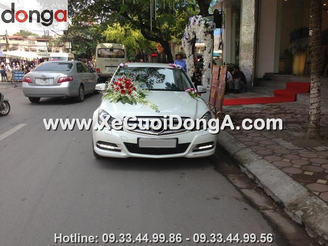 o-dau-ha-noi-cho-thue-xe-cuoi-mercedes-c63amg-di-bac-giang (1)