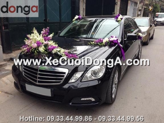 dia-chi-duy-nhat-tai-quan-tay-ho-cho-thue-xe-cuoi-mercedes-e250