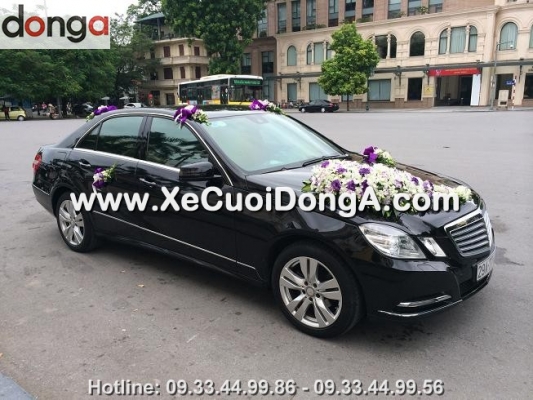 dia-chi-uy-tin-khu-vuc-quan-tay-ho-cho-thue-xe-cuoi-mercedes-e300