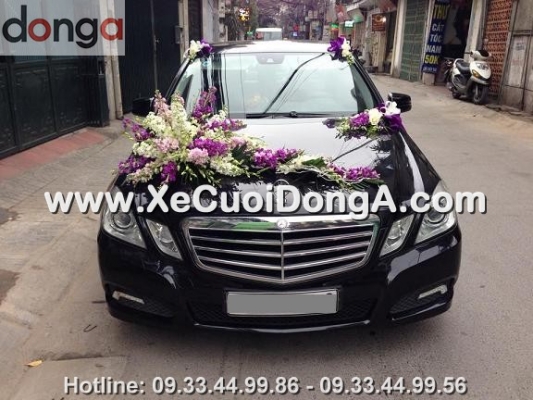 dich-vu-gia-re-cho-thue-xe-cuoi-mercedes-e250-trang-khu-vu-quan-hai-ba-trung
