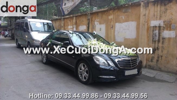 dich-vu-uy-tin-cho-thue-xe-cuoi-mercedes-e300-tai-quan-long-bien