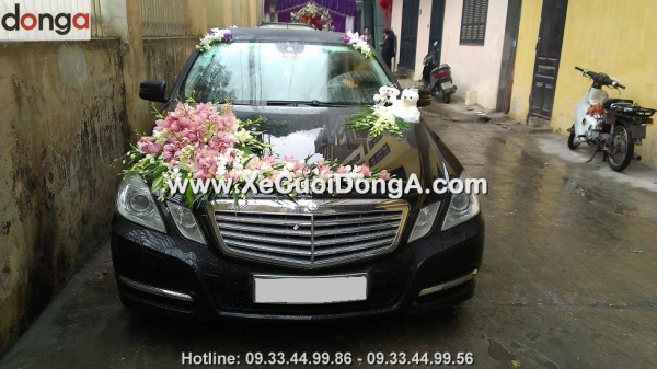 thue-xe-cuoi-mercedes-e300-gia-re-quan-hoang-mai