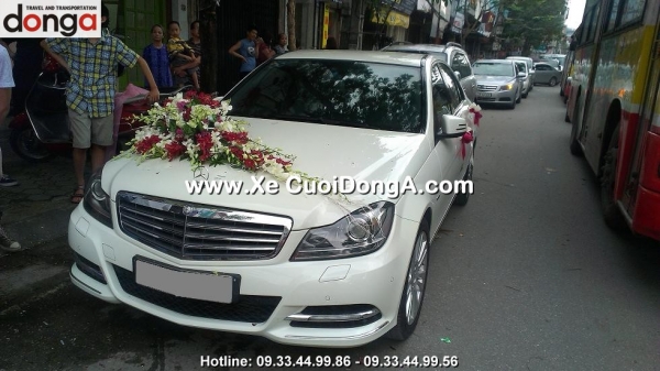 anh-xe-cuoi-mercedes-c250-mau-trang (1)