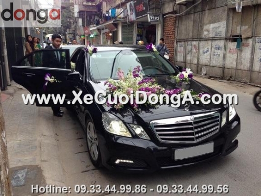 dich-vu-tot-nhat-ha-noi-cho-thue-xe-cuoi-mercedes-e300-di-hung-yen