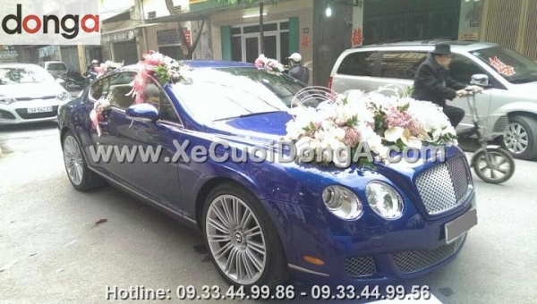 hinh-anh-xe-cuoi-bentley-mau-xanh