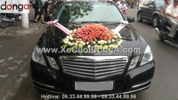 muon-chon-tuoi-cua-lai-xe-cuoi-mercedes-e300-co-duoc-khong
