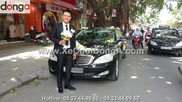 den-cong-ty-dong-a-co-duoc-xem-xe-cuoi-mercedes-s500-truc-tiep-luon-khong