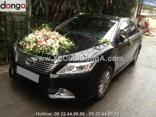 thue-xe-cuoi-camry-di-trong-noi-thanh-thi-gia-the-nao