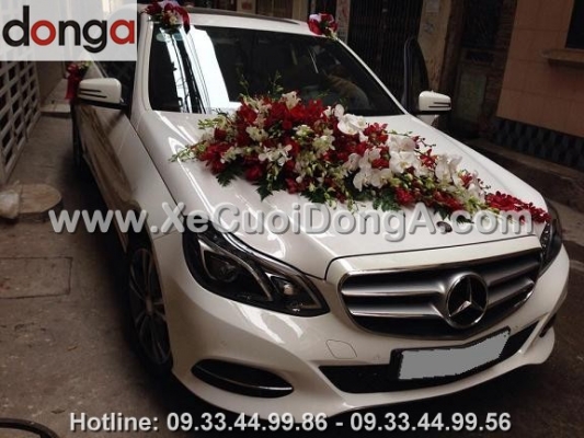 xe-cuoi-mercedes-e250-trang-cua-dong-a-con-moi-dep-khong