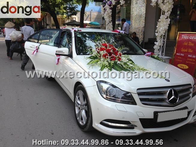xe-cuoi-dong-a-co-cho-thue-xe-cuoi-mercedes-c200-co-lai-khong