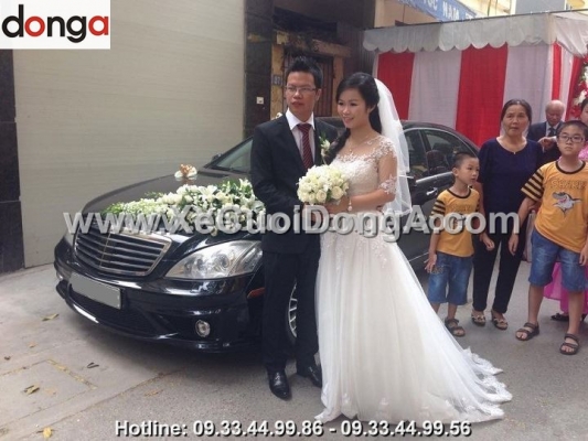 anh-toan-rat-hai-long-khi-thue-xe-cuoi-mercedes-s63-tai-xe-cuoi-dong-a (2)
