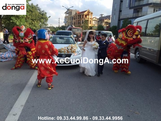hinh-anh-khach-hang-thue-xe-cuoi-lx