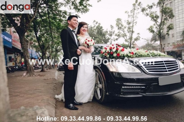 anh-thuy-rat-ung-y-khi-thue-xe-cuoi-mercedes-s63-cua-dong-a
