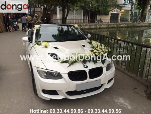 nhan-vien-tu-van-xe-cuoi-bmw-320i-mui-tran-co-am-hieu-xe-cuoi-bmw-khong