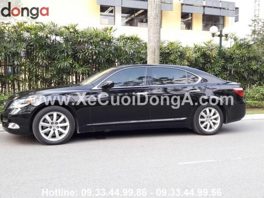 co-bich-thue-xe-cuoi-lexus-460-tai-thai-nguyen-rat-thich-hoa-cuoi-ma-dong-a-thiet-ke