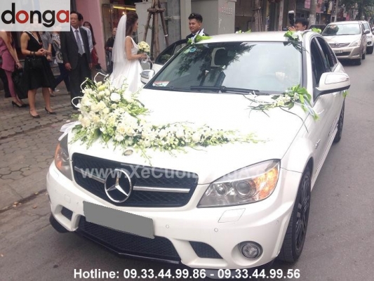 chat-luong-xe-cuoi-mercedes-c-trang-cua-xe-cuoi-dong-a-rat-tot-la-nhan-xet-cua-anh-khoa-tai-la-thanh