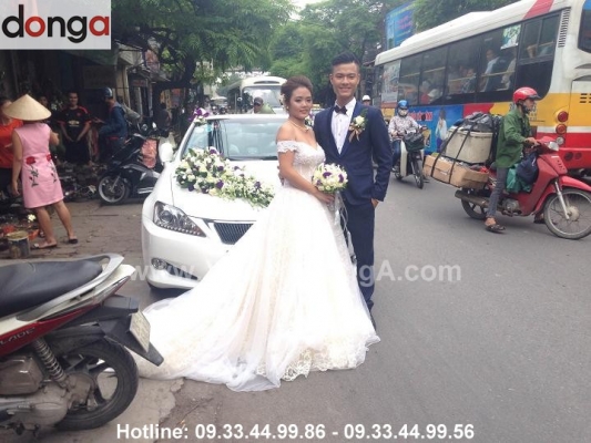 nhan-xet-cua-co-dau-huyen-tai-de-la-thanh-thue-xe-cuoi-lexus-ve-hoa-xe-cuoi